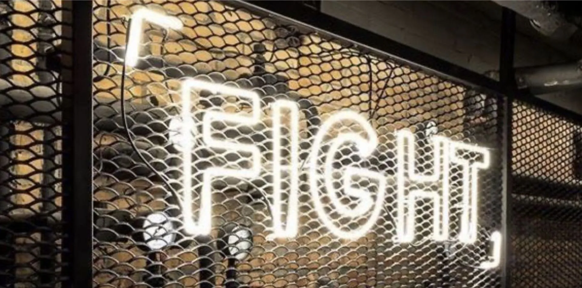 Neon Tabela: İşletmenizin Görünürlüğünü Zirveye Taşıyan Modern Reklam Çözümü